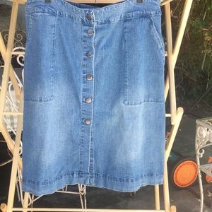 Ava and Viv denim skirt, size 1x, , 98% cotton.